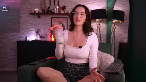 Snapshot of sensual_jassmine chatting on 15, 6, 2026 Jasmine online show from 15, 6, 2026