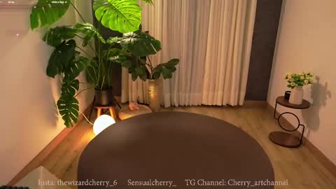 Maria- OF sensual bee online show from 19, 5, 2026