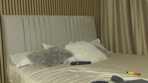 Hallie online show from 15, 4, 2026