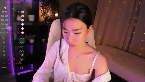 Snapshot of sensualily chatting on 4, 10, 2025 Kiki online show from 4, 10, 2025