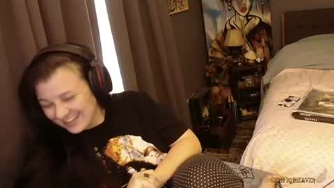 Snapshot of sentfrmheaven chatting on 3, 8, 2026 Tara online show from 3, 8, 2026
