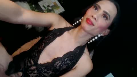 senyora_evangelista online show from 14, 4, 2026