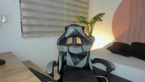 seraphine_lark online show from 2, 2, 2026