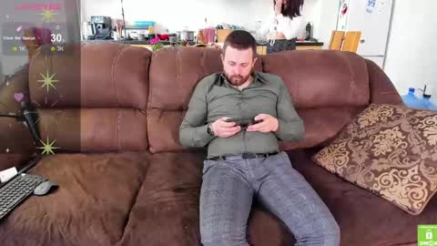 Snapshot of serdron_ chatting on 22, 4, 2026 Alisha Kevin online show from 22, 4, 2026