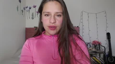 Snapshot of serenity_crystal chatting on 17, 12, 2024 serenity_crystal online show from 17, 12, 2024