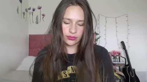 Snapshot of serenity_crystal chatting on 2, 1, 2025 serenity_crystal online show from 2, 1, 2025