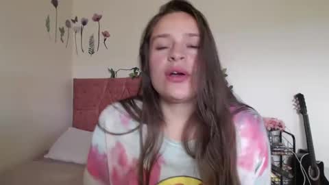 Snapshot of serenity_crystal chatting on 1, 2, 2025 serenity_crystal online show from 1, 2, 2025