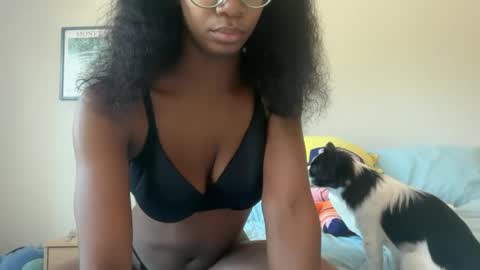 Serenity Bee   online show from 28, 9, 2025