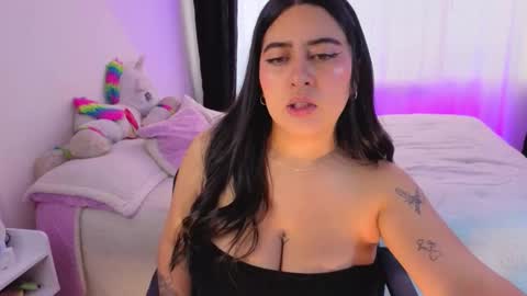 Serenna Cruz online show from 9, 2, 2026