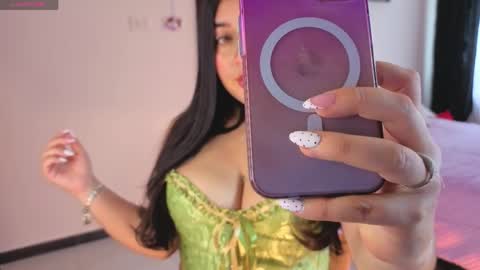 Serenna Cruz online show from 6, 4, 2026