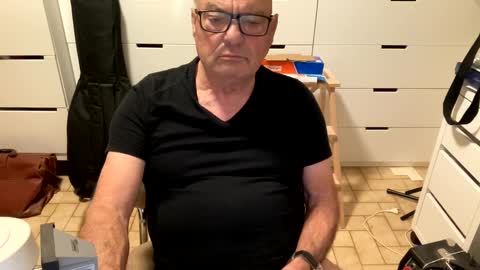 serge8413 online show from 9, 12, 2024