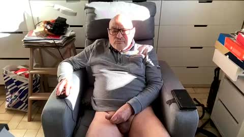 serge8413 online show from 7, 1, 2025