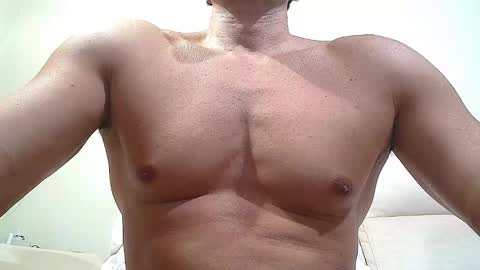 Snapshot of sex_machine_19 chatting on 15, 9, 2025 SEX MACHINE 19 online show from 15, 9, 2025