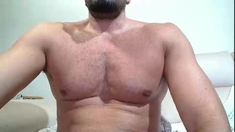 Snapshot of sex_machine_19 chatting on 28, 9, 2025 SEX MACHINE 19 online show from 28, 9, 2025