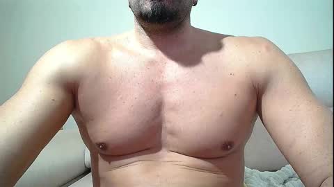 Snapshot of sex_machine_19 chatting on 28, 10, 2025 SEX MACHINE 19 online show from 28, 10, 2025