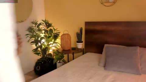 Snapshot of sexicanela99 chatting on 4, 6, 2026 ... Camila ... online show from 4, 6, 2026