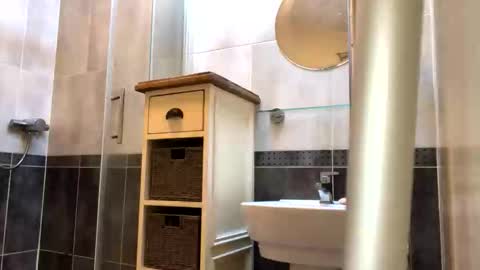 Snapshot of sexpest1972 chatting on 18, 3, 2026 Wetpeach2021 online show from 18, 3, 2026