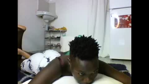 Snapshot of sexqueen02 chatting on 2, 2, 2025 sexqueen02 online show from 2, 2, 2025