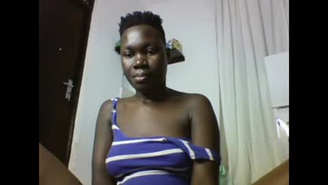 Snapshot of sexqueen02 chatting on 4, 2, 2025 sexqueen02 online show from 4, 2, 2025