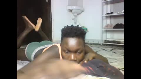 Snapshot of sexqueen02 chatting on 27, 2, 2025 sexqueen02 online show from 27, 2, 2025