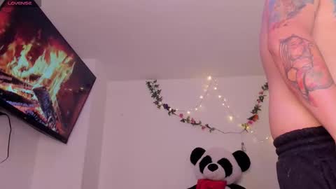 Snapshot of sextape_couple chatting on 2, 2, 2026 Ask me online show from 2, 2, 2026