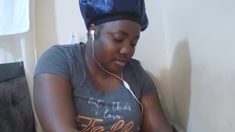 Snapshot of sexxy_bree chatting on 3, 10, 2025 sexxy_bree online show from 3, 10, 2025