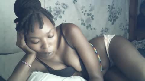 Snapshot of sexxy_curvy23 chatting on 27, 2, 2026 sexxy_curvy23 online show from 27, 2, 2026