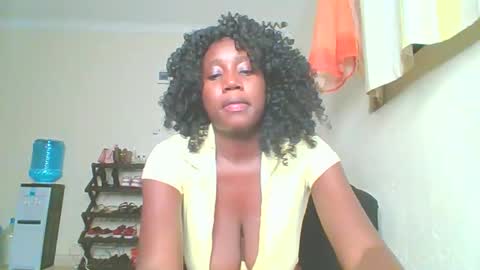 Snapshot of sexxy_thick_ebony chatting on 23, 9, 2025 Sweet doll online show from 23, 9, 2025