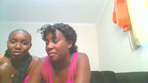 Snapshot of sexxy_thick_ebony chatting on 28, 9, 2025 Sweet doll online show from 28, 9, 2025