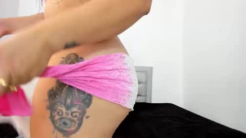 sexxylatincouple1 online show from 5, 2, 2026