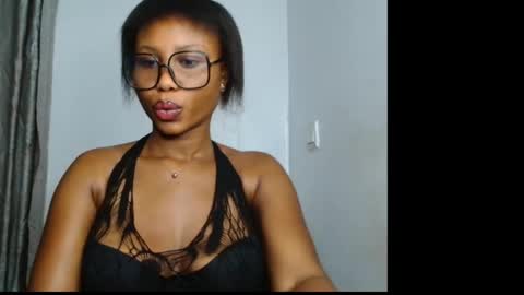 Snapshot of sexy_badgirl2 chatting on 18, 1, 2026 Sexy blackgirl2 online show from 18, 1, 2026