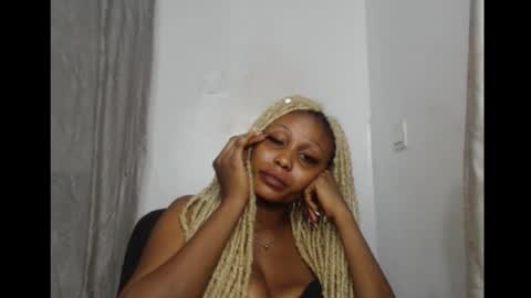 Snapshot of sexy_badgirl2 chatting on 13, 2, 2026 Sexy blackgirl2 online show from 13, 2, 2026