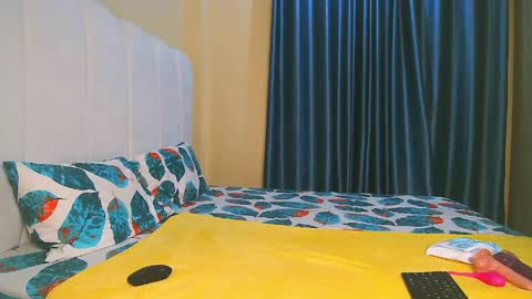 foxxy sweets online show from 15, 4, 2026