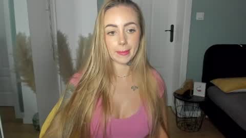 Snapshot of sexy_coralie chatting on 26, 6, 2026 C o r a l i e online show from 26, 6, 2026