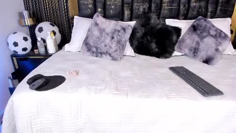 Snapshot of sexy_hot_milf_ chatting on 16, 6, 2026 Dafne online show from 16, 6, 2026