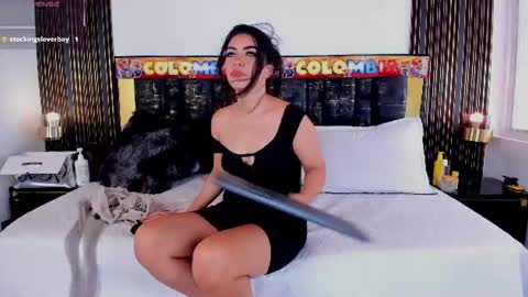 Snapshot of sexy_hot_milf_ chatting on 20, 6, 2026 Dafne online show from 20, 6, 2026