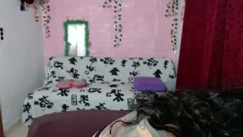 sexy lolas online show from 4, 3, 2025