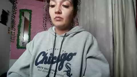 Snapshot of sexy_lolas chatting on 22, 6, 2026 sexy lolas online show from 22, 6, 2026