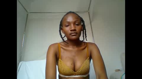 sexy_lucy012 online show from 15, 1, 2025