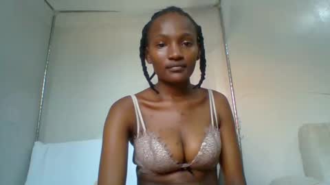 sexy_lucy012 online show from 19, 1, 2025