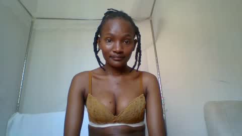 sexy_lucy012 online show from 20, 1, 2025