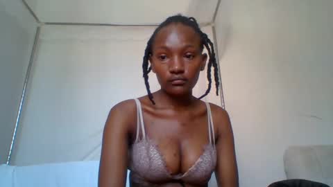 sexy_lucy012 online show from 22, 1, 2025