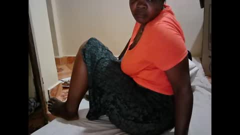 sexy_lunah online show from 9, 5, 2026