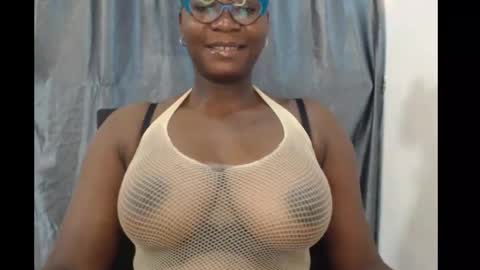 Snapshot of sexy_pearl12 chatting on 25, 2, 2026 zoe online show from 25, 2, 2026