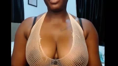 Snapshot of sexy_pearl12 chatting on 22, 5, 2026 zoe online show from 22, 5, 2026