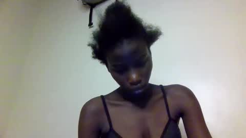 sexy_petittie online show from 10, 10, 2025