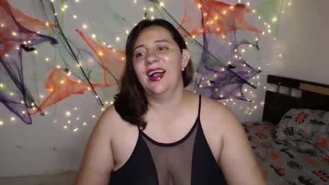 Snapshot of sexy_ticki chatting on 31, 10, 2025 janel online show from 31, 10, 2025