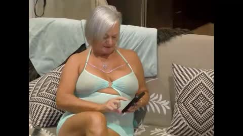 Sexy GILF Allie Kay online show from 27, 9, 2025