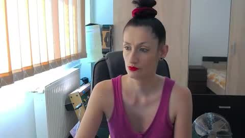 Snapshot of sexybeeaa chatting on 12, 7, 2026 SexyBea online show from 12, 7, 2026