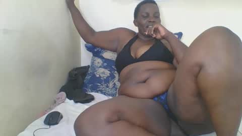 Snapshot of sexyblackberry7 chatting on 25, 4, 2026 MAUREEN online show from 25, 4, 2026
